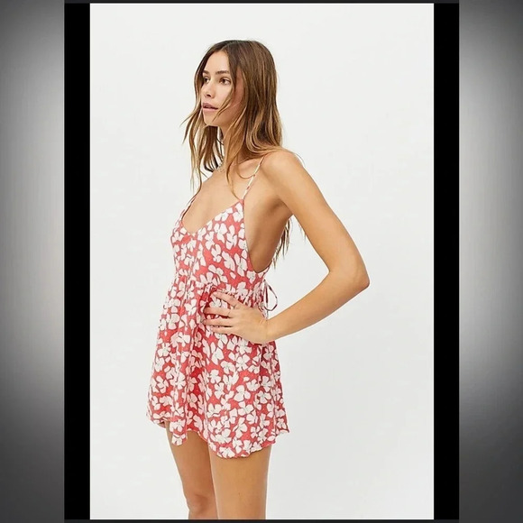Urban Outfitters Pink coral floral print Romper XS - Picture 3 of 9